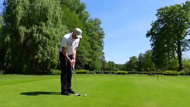 master-your-putt-10-essential-golf-tips-by-coach-lockey