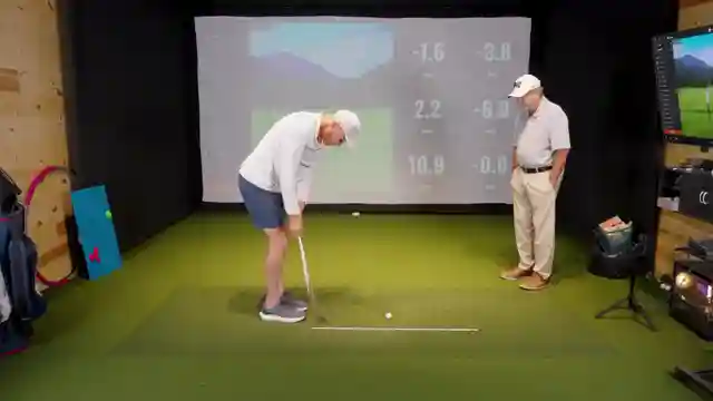 master-chipping-techniques-expert-tips-for-precision-around-the-greens