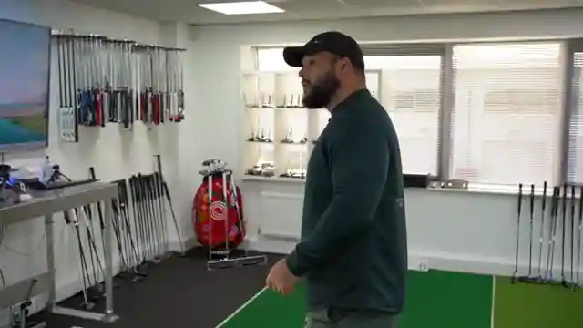 master-your-putting-technique-precision-golfs-expert-tips