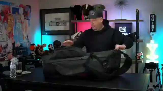 sunday-storm-rider-golf-bag-waterproof-stylish-and-functional